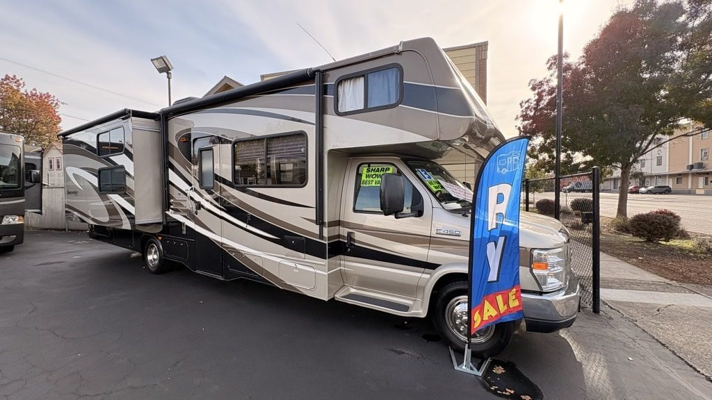 2013 Forest River Sunseeker 3170DS featured photo