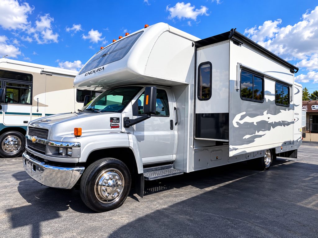 2004 Gulf Stream Endura Max 6340 featured photo